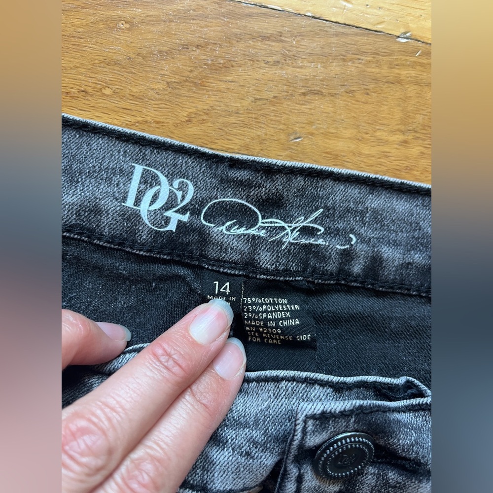 DG2 Diane Gilman macaw parrot black acid wash skinny stretch jeans 14 12 painted - Picture 2 of 7
